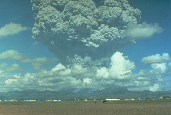 pinatubo-ash-cloud