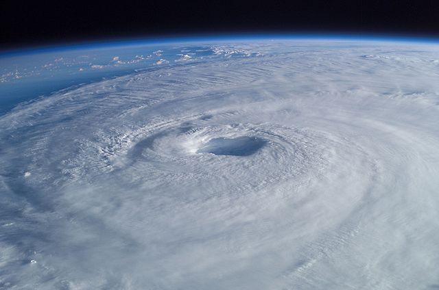 640px-Hurricane_Isabel_from_ISS